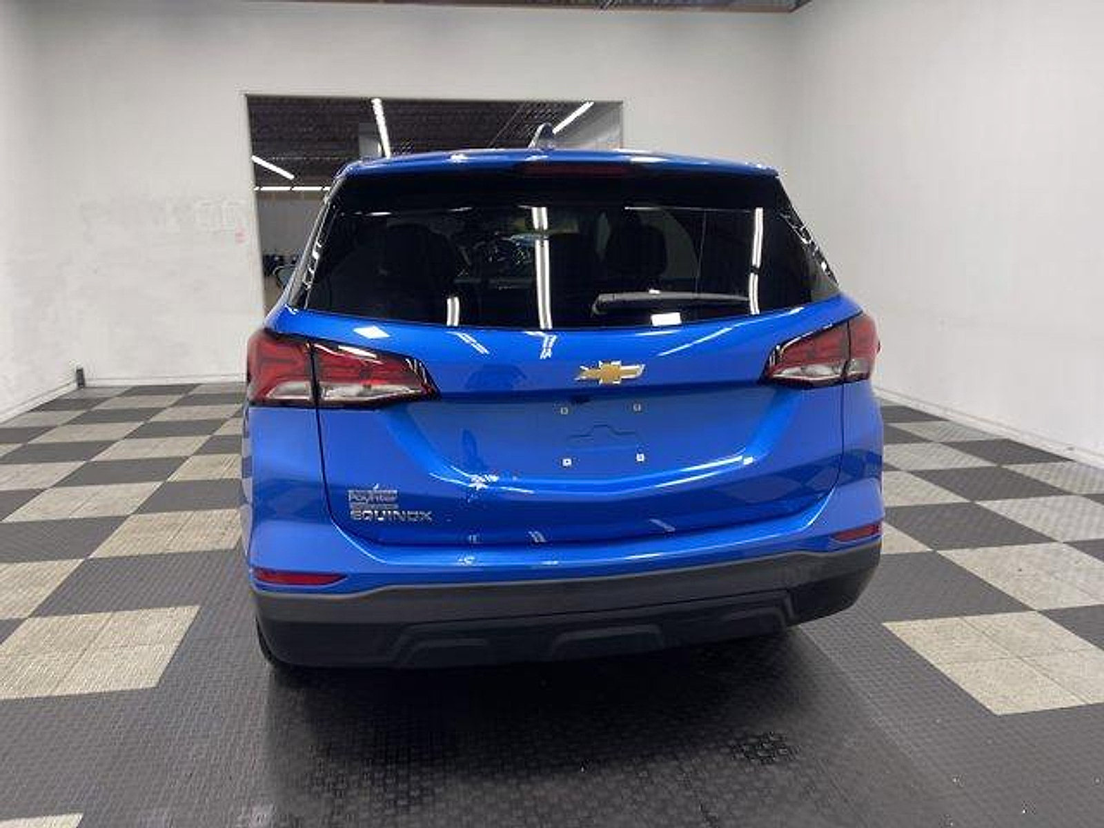 Used 2024 Chevrolet Equinox LS w/ LS Convenience Package FWD image 3