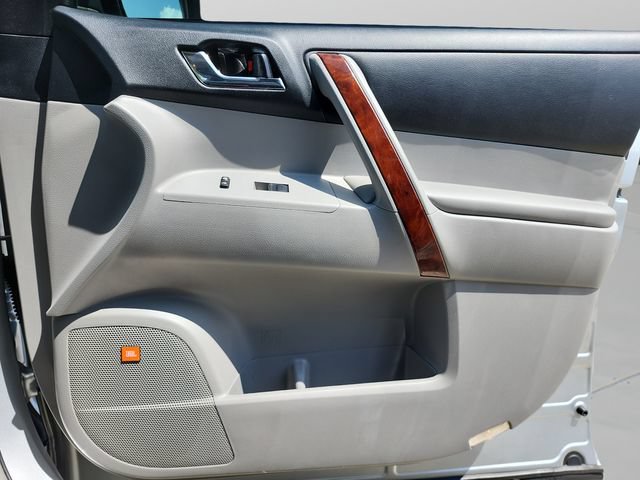 Used 2013 Toyota Highlander Limited AWD/4WD image 32