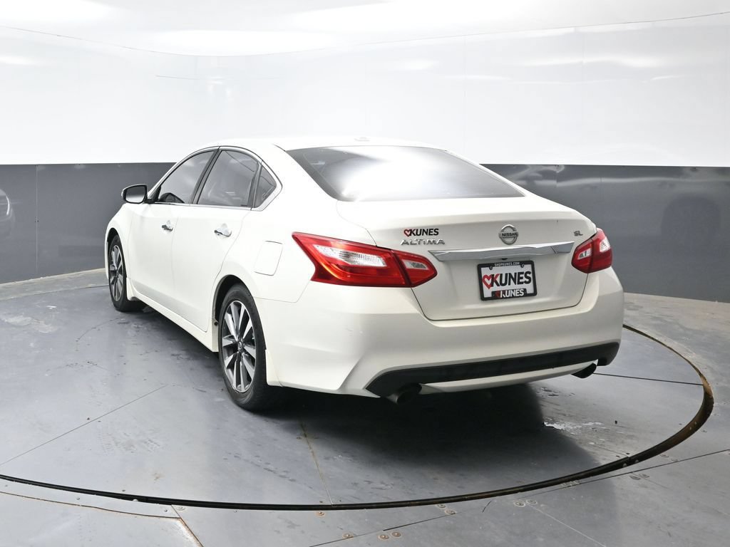 Used 2016 Nissan Altima 2.5 SL w/ 2.5 Technology Package FWD image 10
