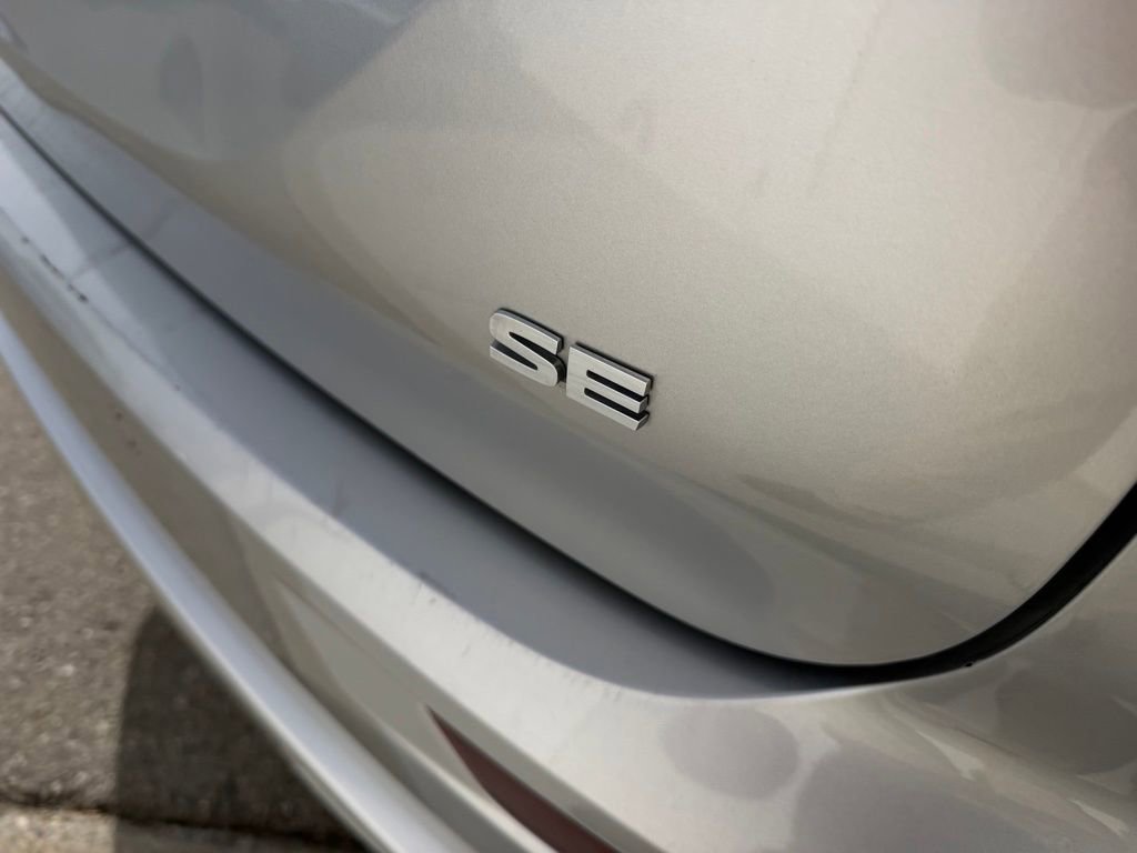 Used 2023 Mitsubishi Outlander SE Black Edition image 12