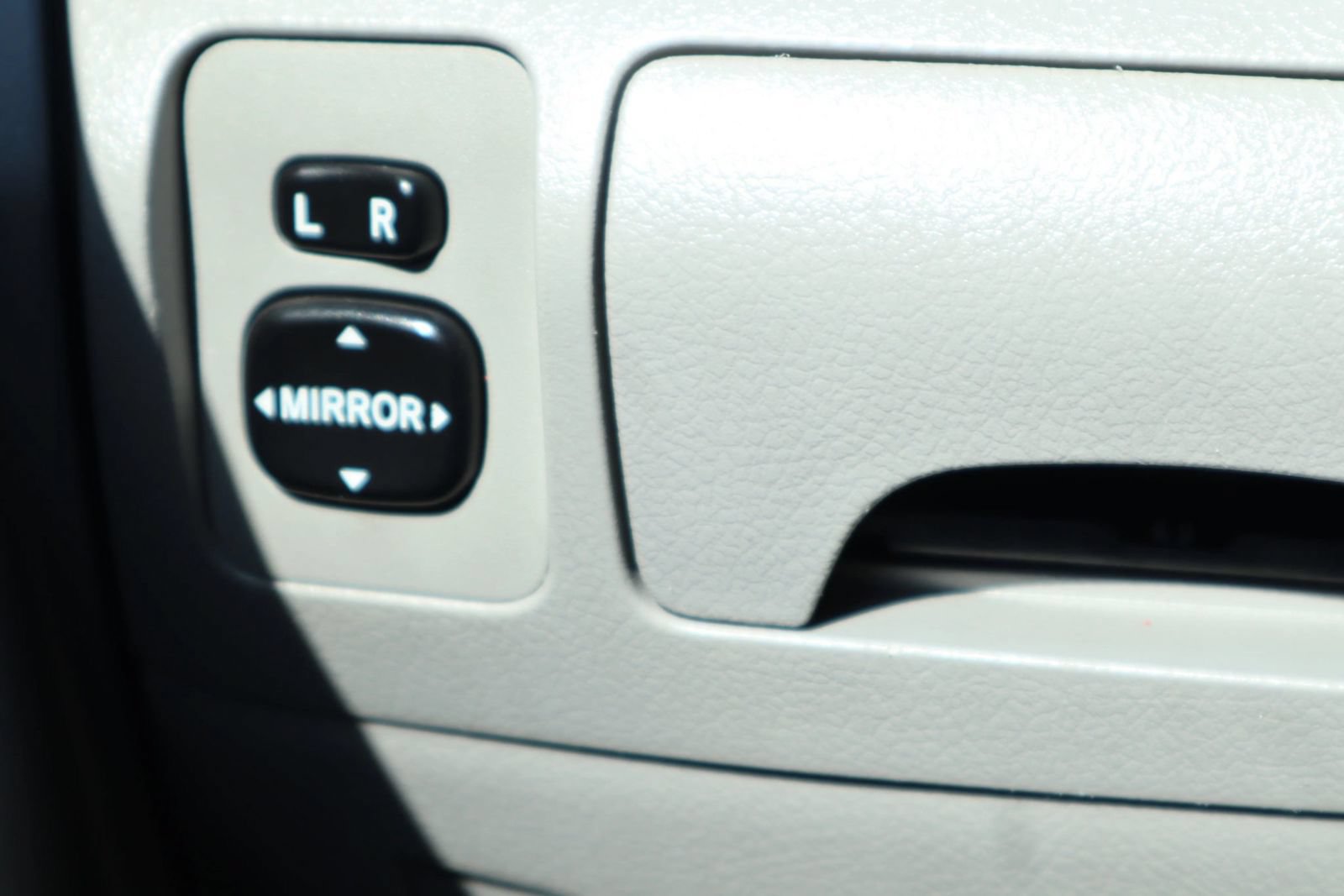 Used 2011 Toyota Camry LE w/ Fleet Convenience Pkg FWD image 25