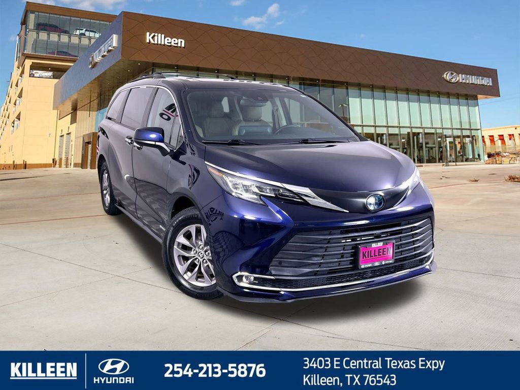 Used 2021 Toyota Sienna XLE