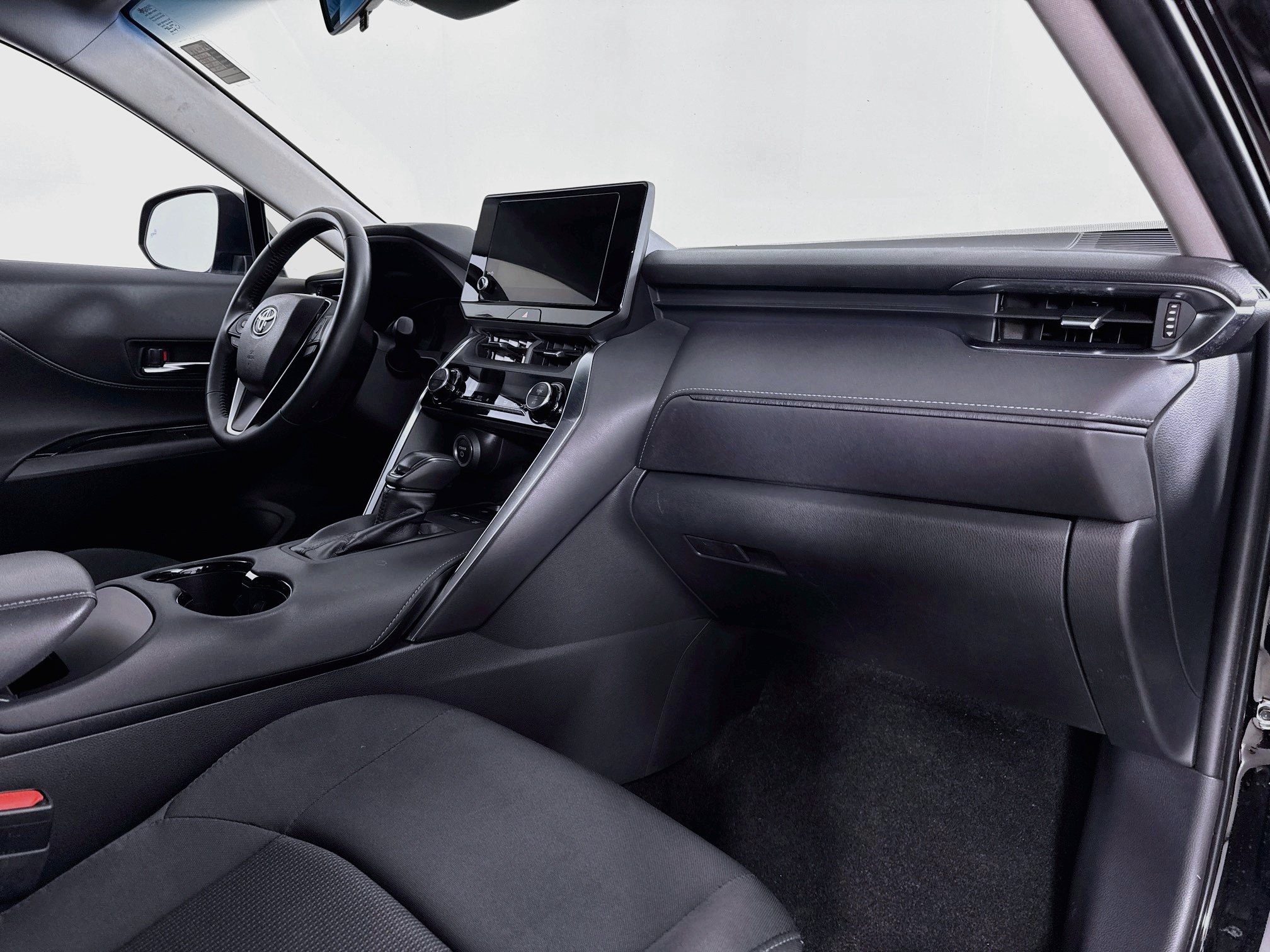 Certified 2024 Toyota Venza LE AWD/4WD image 28