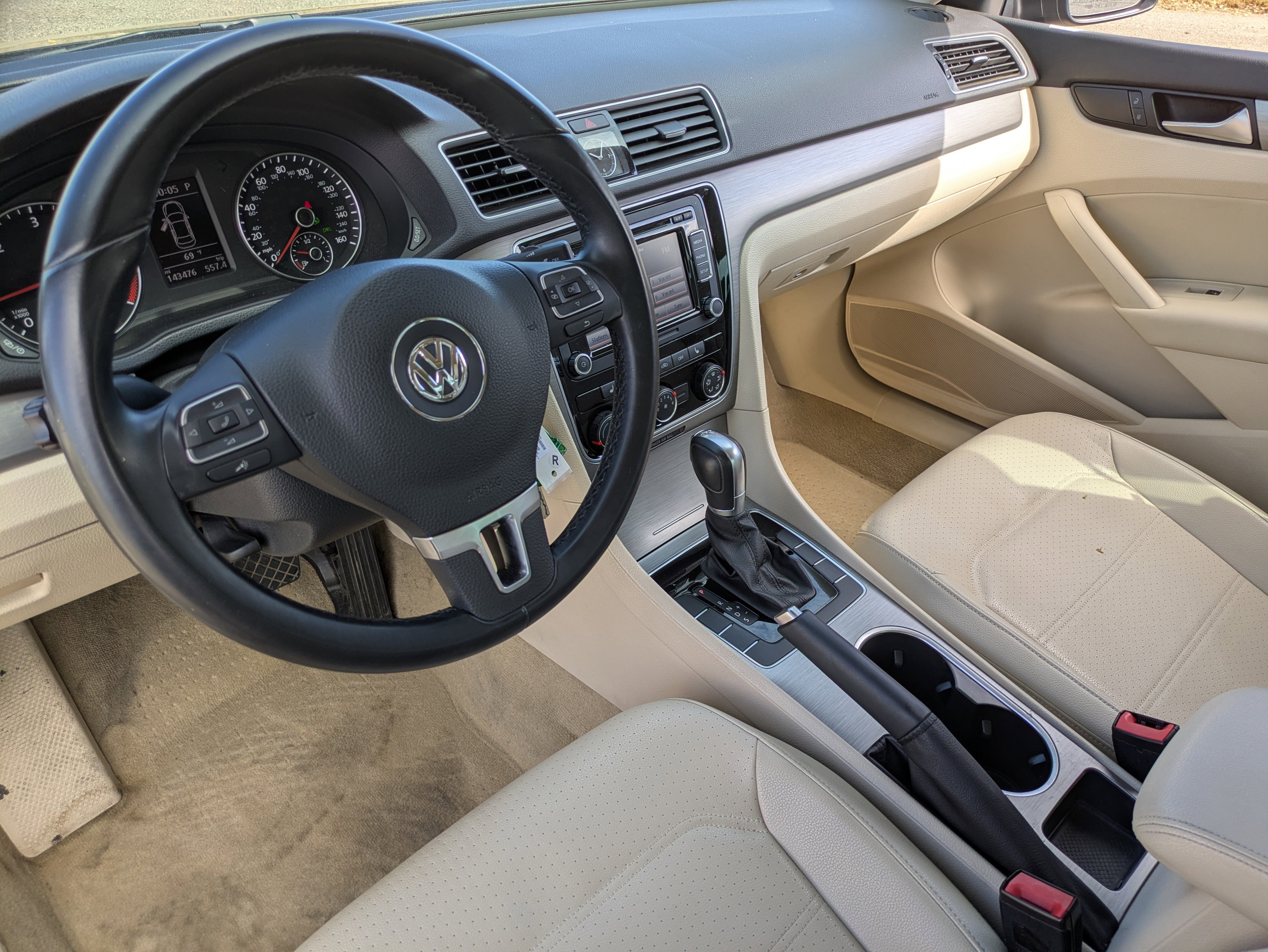 Used 2014 Volkswagen Passat TDI SE image 17