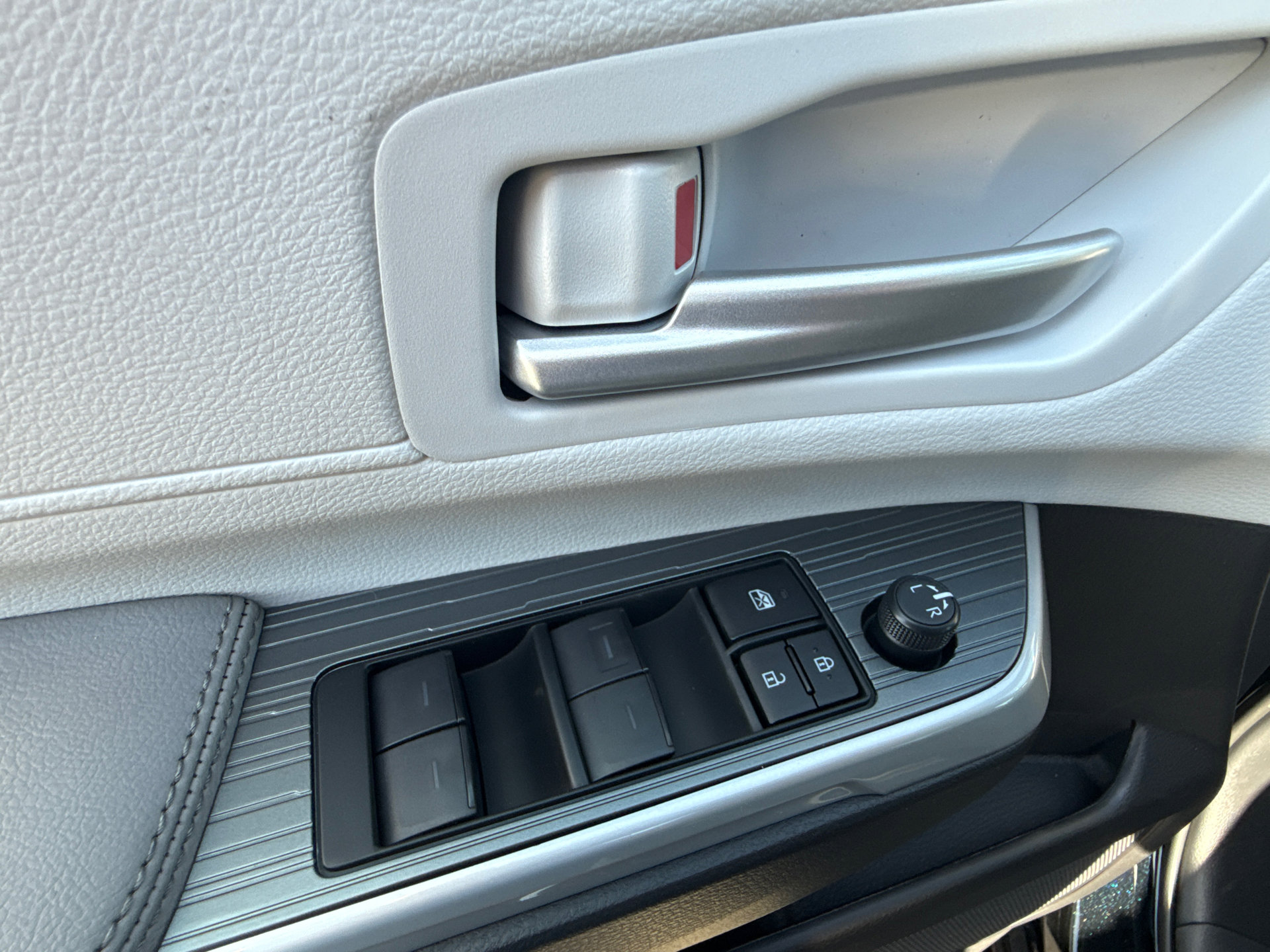 New 2026 Toyota Sienna XLE image 24