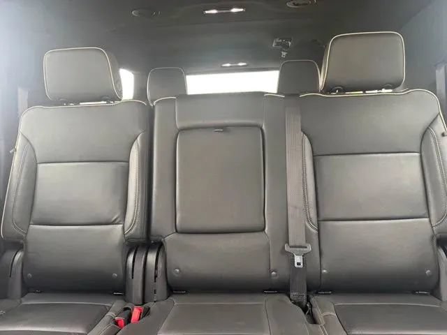 Used 2024 Chevrolet Suburban Premier AWD/4WD image 18