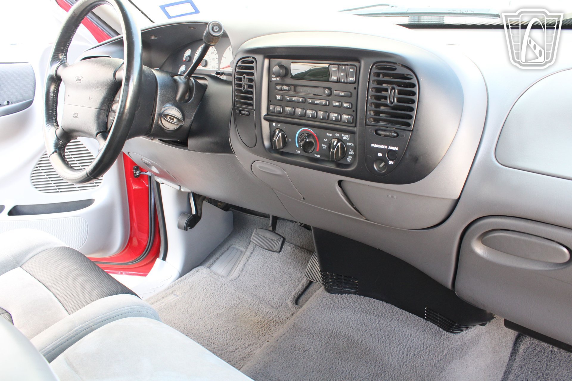 Used 2001 Ford F150 Lightning RWD image 6