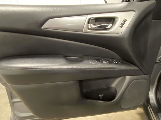 Used 2018 Nissan Pathfinder SL w/ SL Premium Package image 13