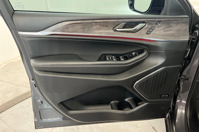 New 2024 Jeep Grand Cherokee L Overland w/ Advanced Protech Group III image 14