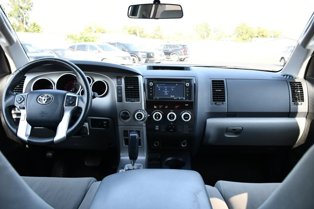Used 2016 Toyota Sequoia SR5 AWD/4WD image 22