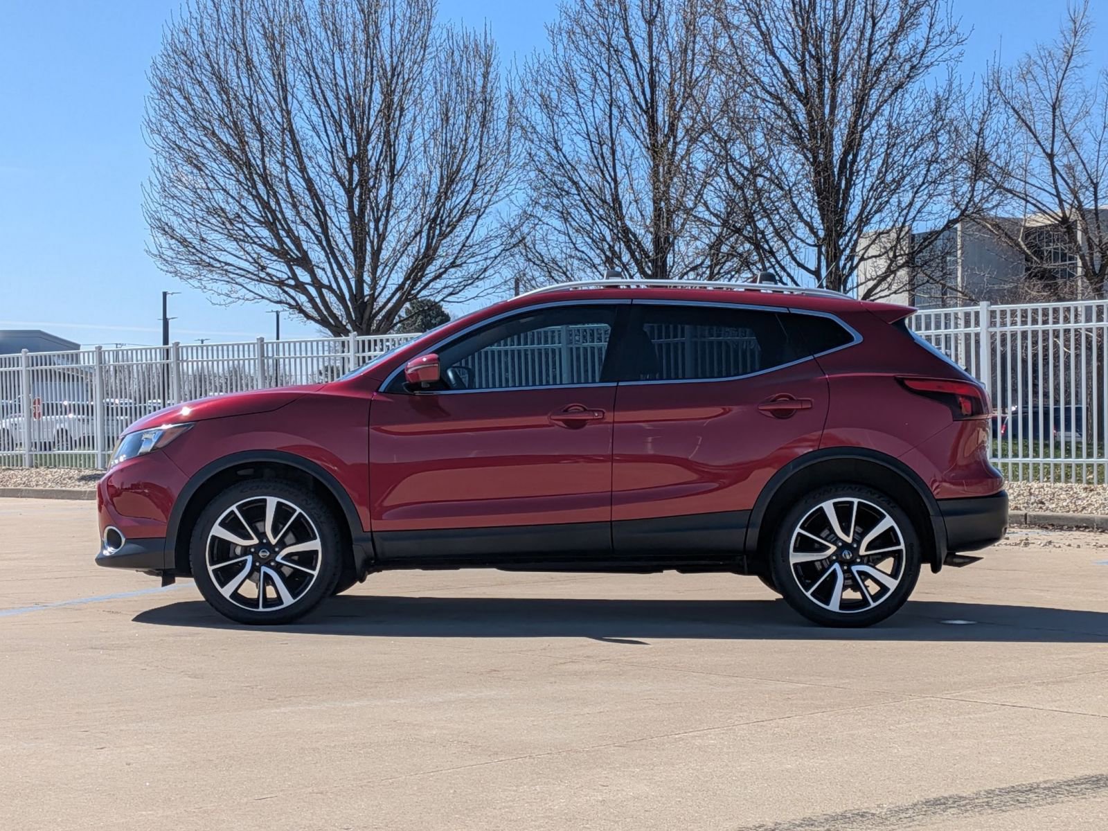 Used 2018 Nissan Rogue Sport SL image 9