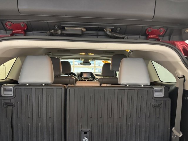 Used 2022 Toyota Highlander XLE image 17
