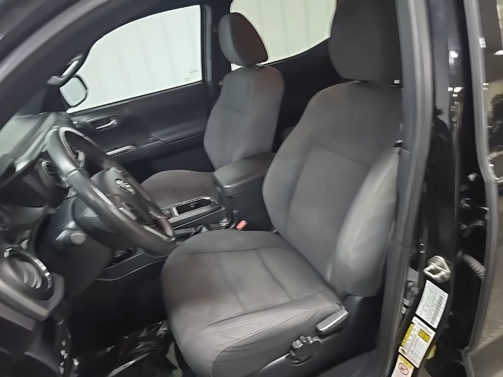 Used 2019 Toyota Tacoma TRD Off-Road AWD/4WD image 29