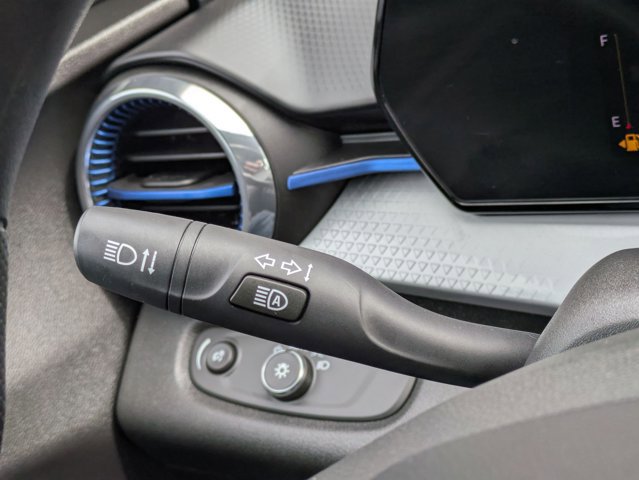 Used 2025 Chevrolet Trax LT image 16