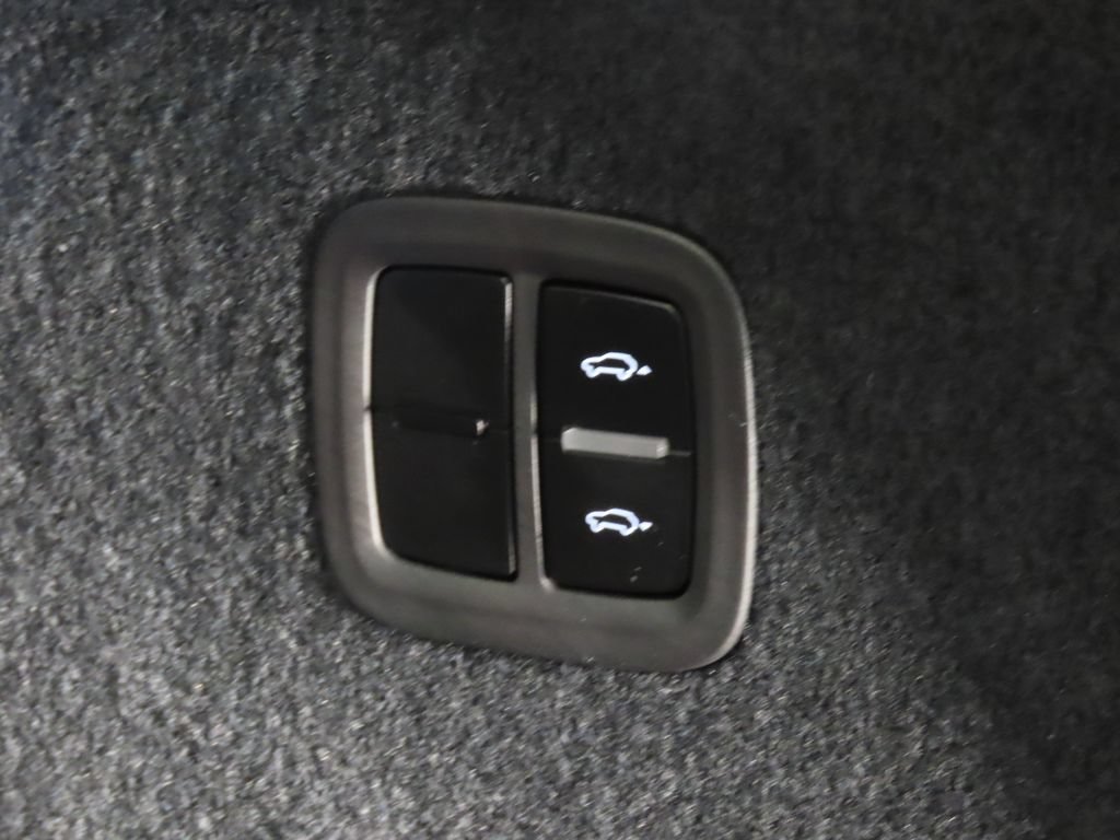 Certified 2025 Porsche Cayenne S AWD/4WD image 48