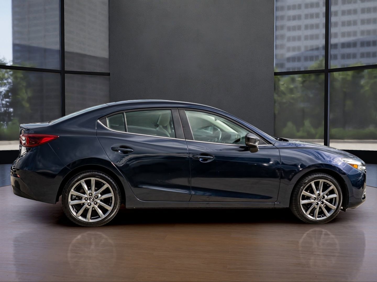 Used 2018 MAZDA MAZDA3 Grand Touring image 4