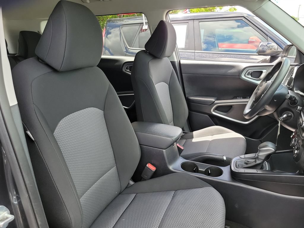 Used 2024 Kia Soul LX w/ Option Group 015 FWD image 16