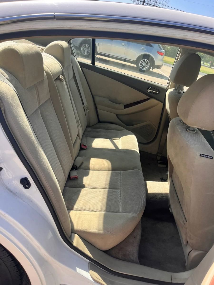 Used 2009 Nissan Altima 3.5 SE w/ Sport Pkg FWD image 4