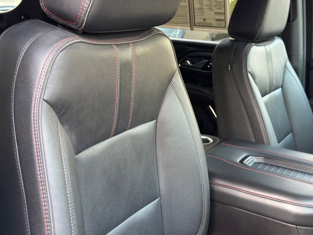 Used 2024 Chevrolet Suburban RST w/ Luxury Package image 12