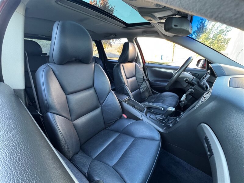 Used 2004 Volvo V70 R AWD/4WD image 23