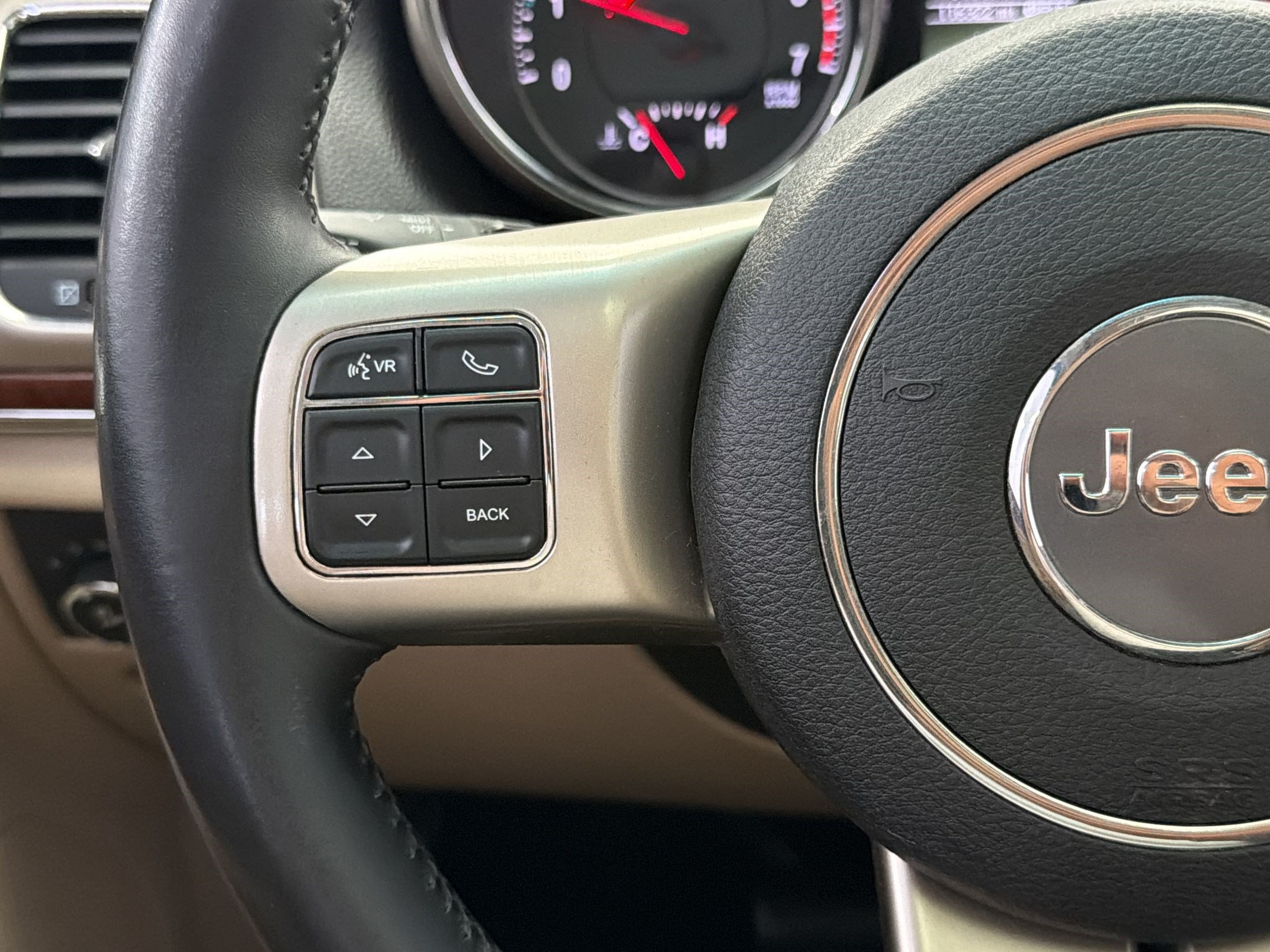 Used 2013 Jeep Grand Cherokee Limited AWD/4WD image 16