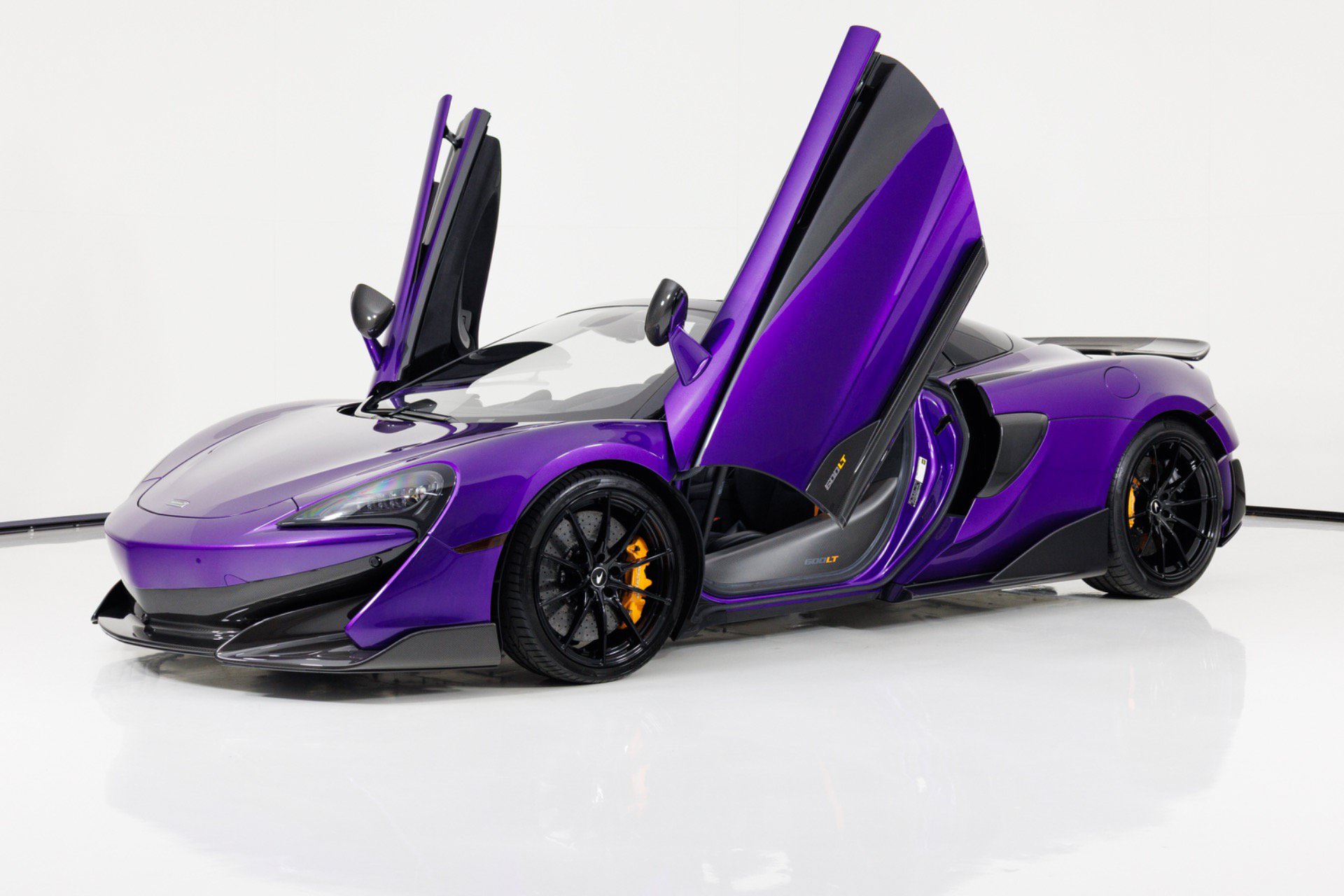 Used 2020 McLaren 600LT Spider RWD image 10