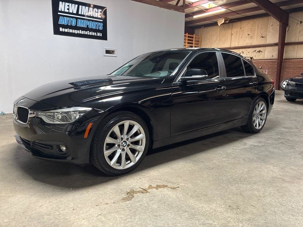 Used 2018 BMW 320i Sedan RWD image 9