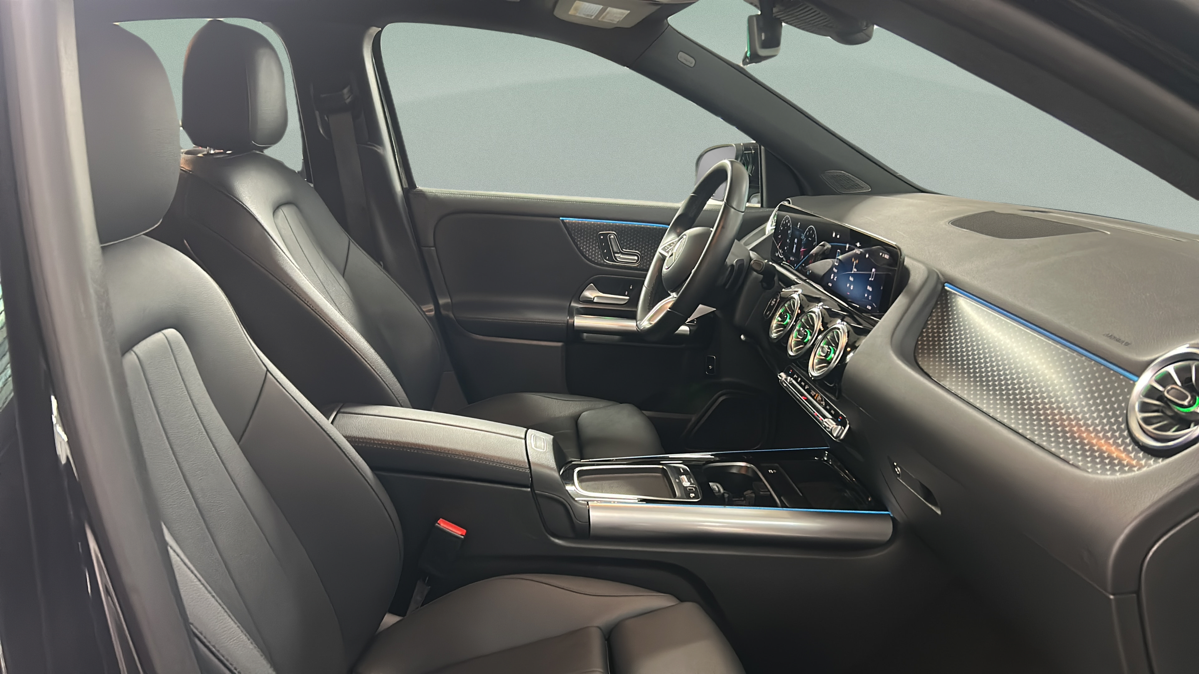 Used 2025 Mercedes-Benz GLA 250 image 31