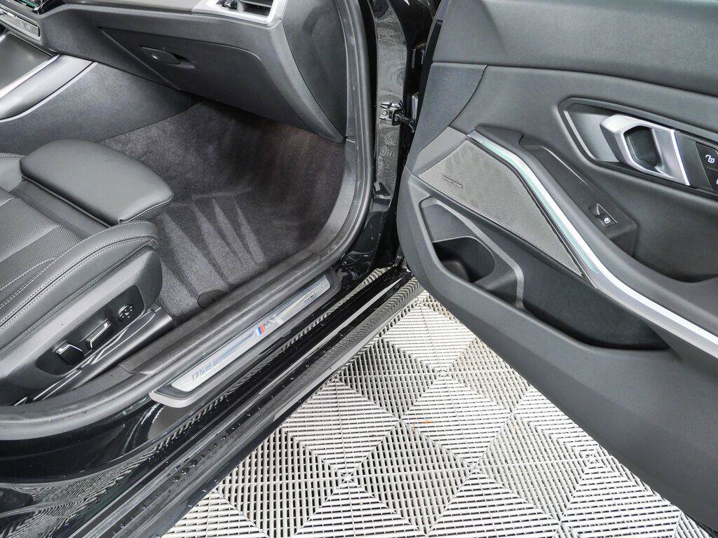 Used 2026 BMW 330i Sedan w/ M Sport Package RWD image 25