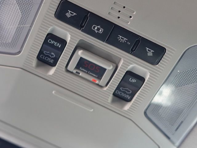 Used 2019 Toyota RAV4 XLE w/ Convenience Package FWD image 38