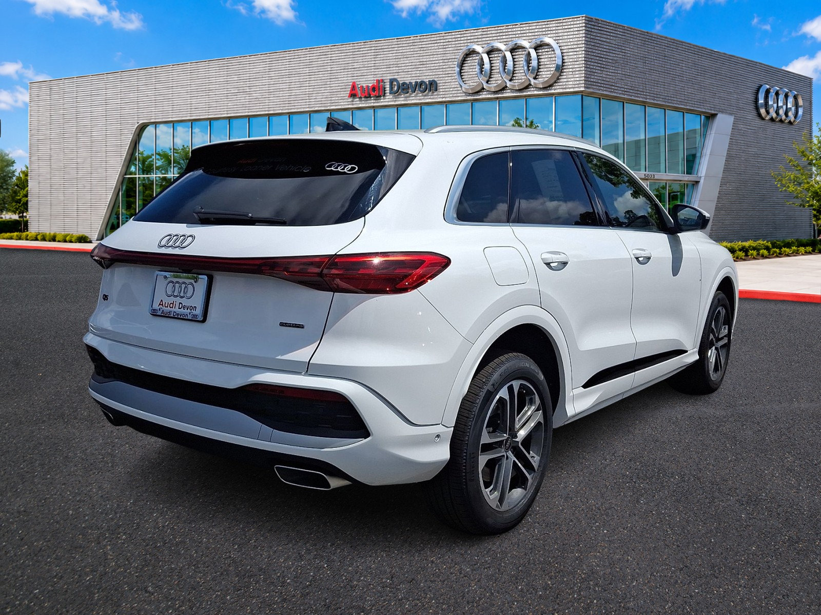 Used 2025 Audi Q5 Premium w/ Convenience Package AWD/4WD image 6
