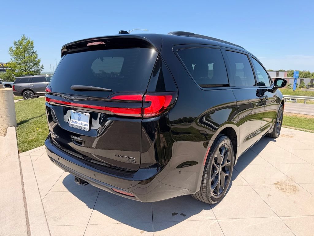 Used 2024 Chrysler Pacifica Limited w/ S Appearance Package AWD/4WD image 7