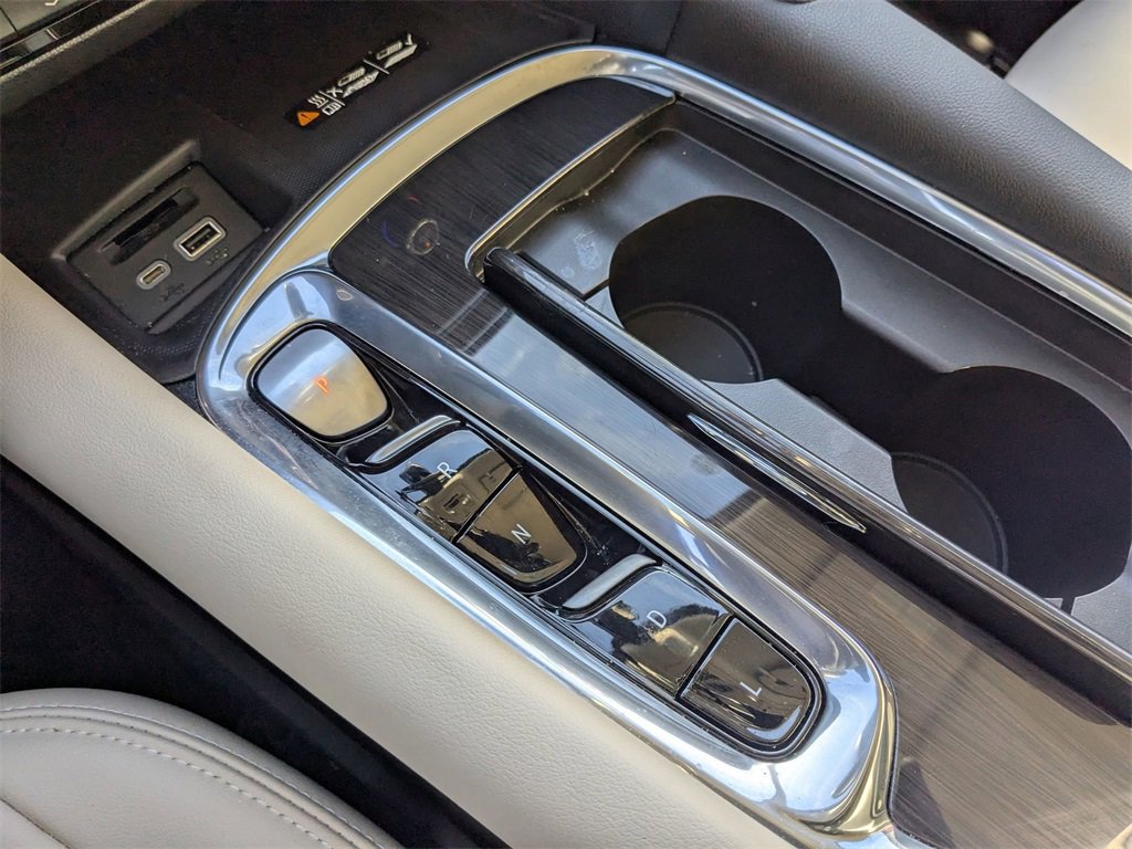 Certified 2024 Buick Enclave Essence image 17