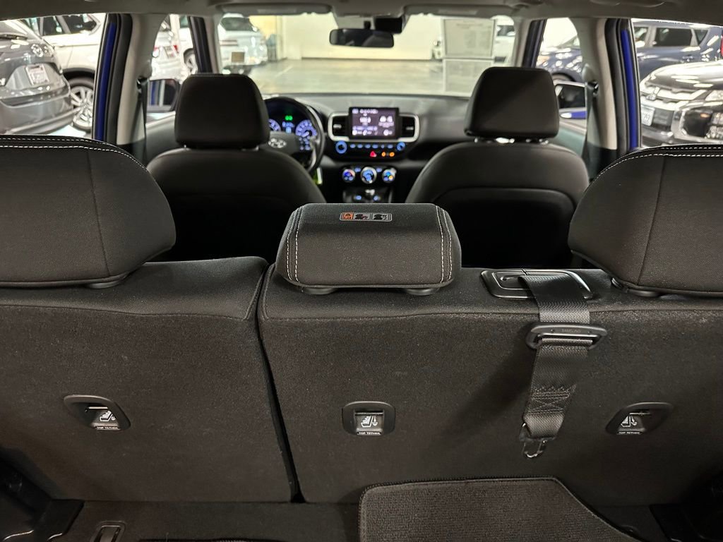 Used 2022 Hyundai Venue SEL w/ Cargo Package image 28