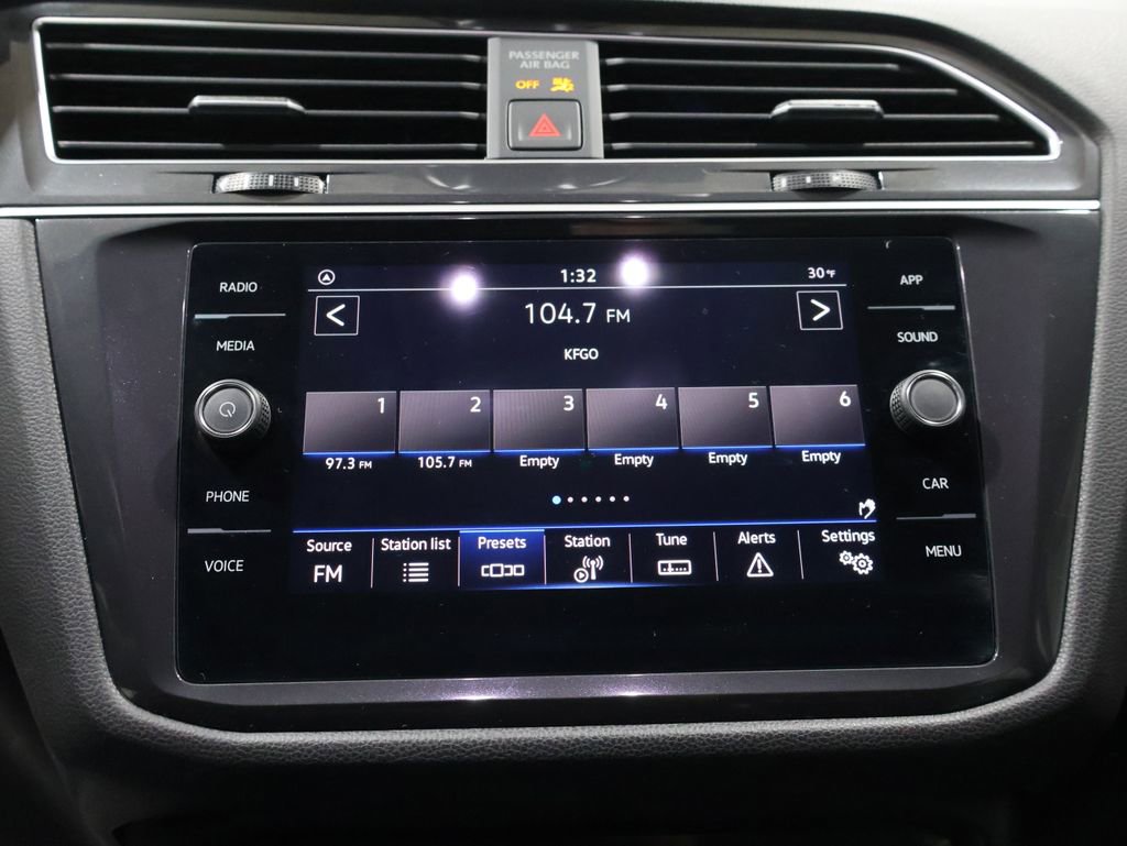 Used 2024 Volkswagen Tiguan SE image 24