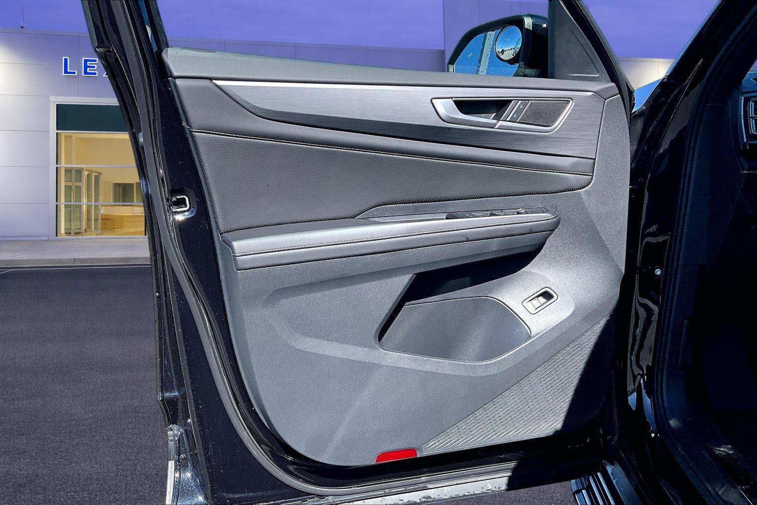 Used 2024 Volkswagen Atlas Cross Sport SE w/ Panoramic Sunroof Package image 21