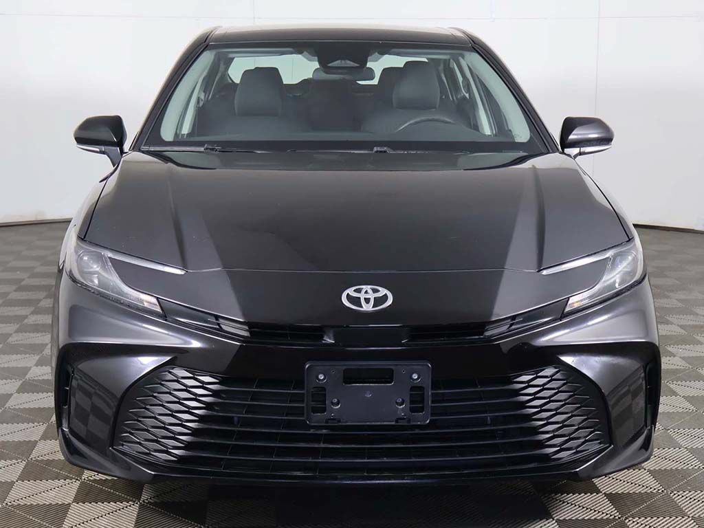 Used 2025 Toyota Camry LE FWD image 9