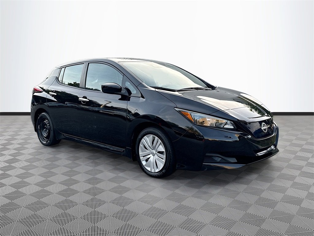 Used 2023 Nissan Leaf S image 4