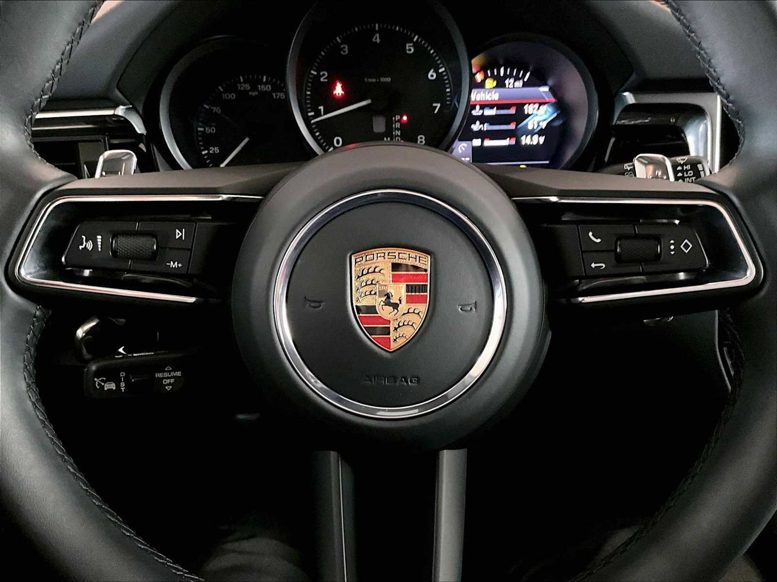 Used 2025 Porsche Macan image 18