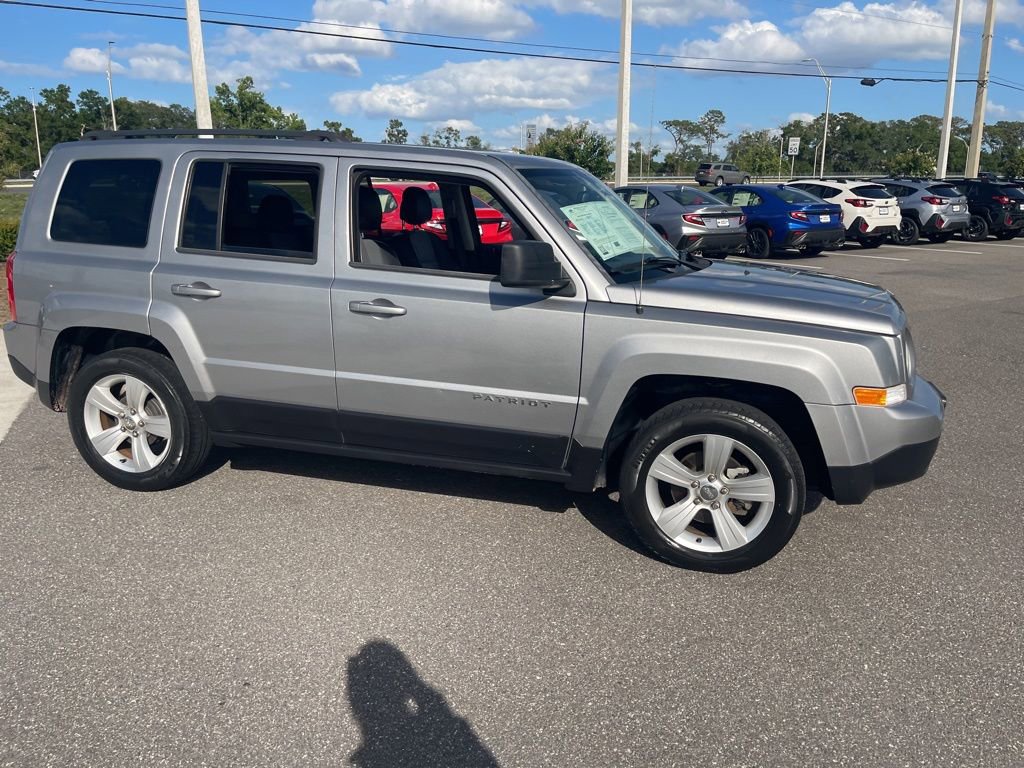 Used 2015 Jeep Patriot Latitude FWD image 4