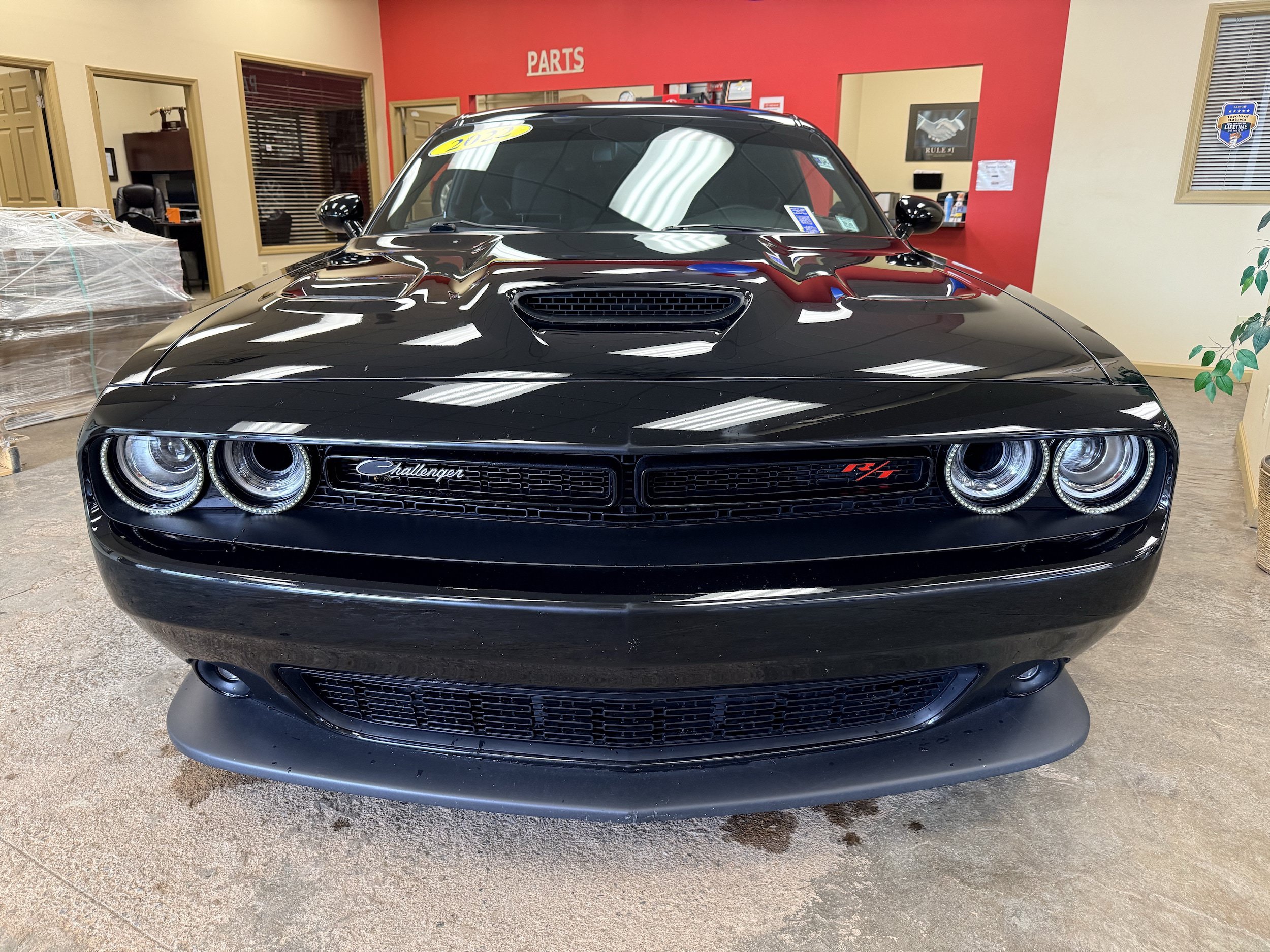 Used 2022 Dodge Challenger R/T Scat Pack w/ Dynamics Package RWD image 2