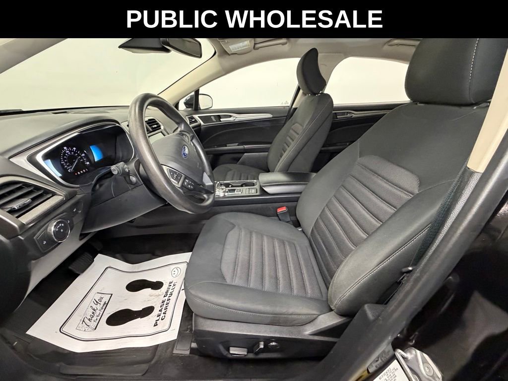 Used 2019 Ford Fusion SE FWD image 3