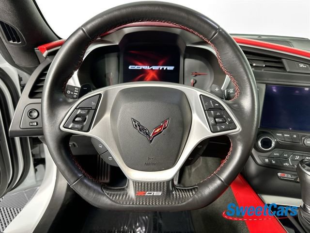 Used 2015 Chevrolet Corvette Z06 w/ 3LZ Preferred Equipment Group RWD image 13