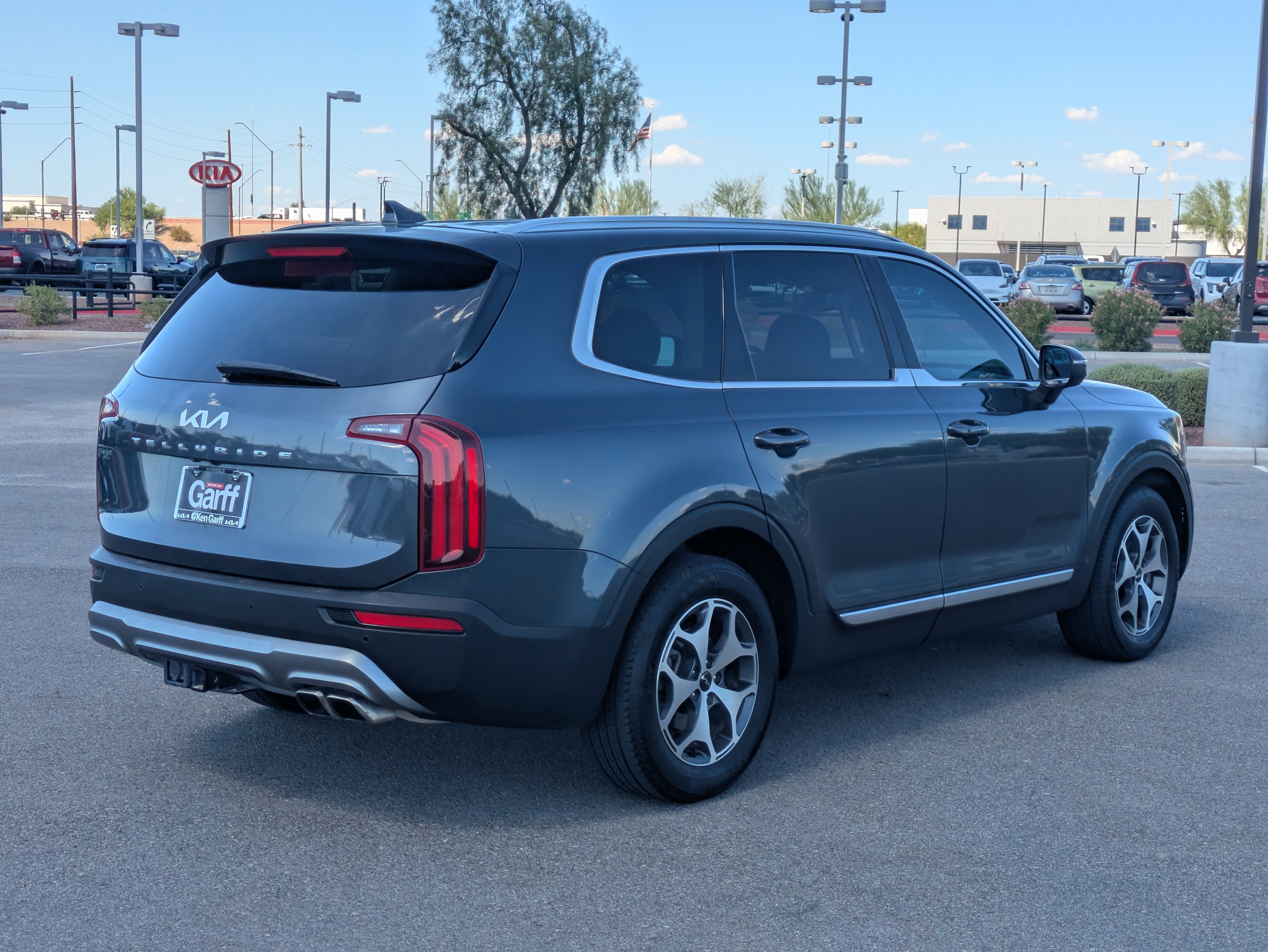 Used 2022 Kia Telluride EX w/ Towing Package FWD image 5