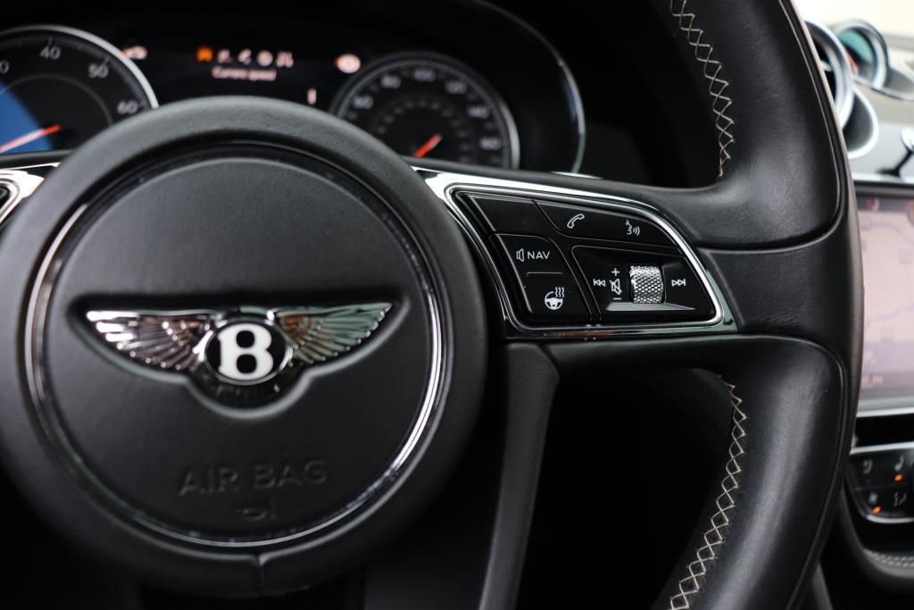 Used 2017 Bentley Bentayga image 47