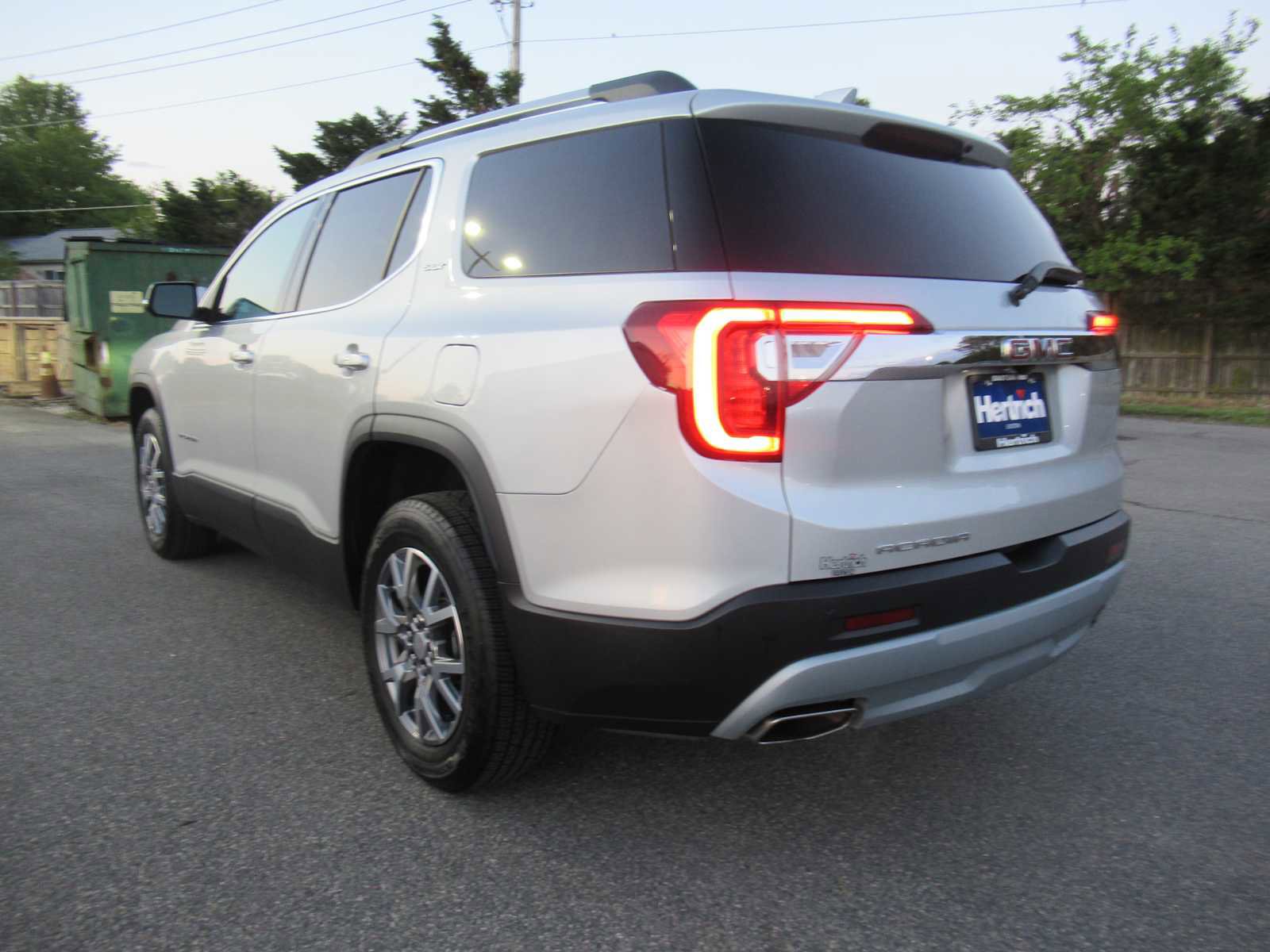 Used 2020 GMC Acadia SLT w/ LPO, Floor Liner Package FWD image 7