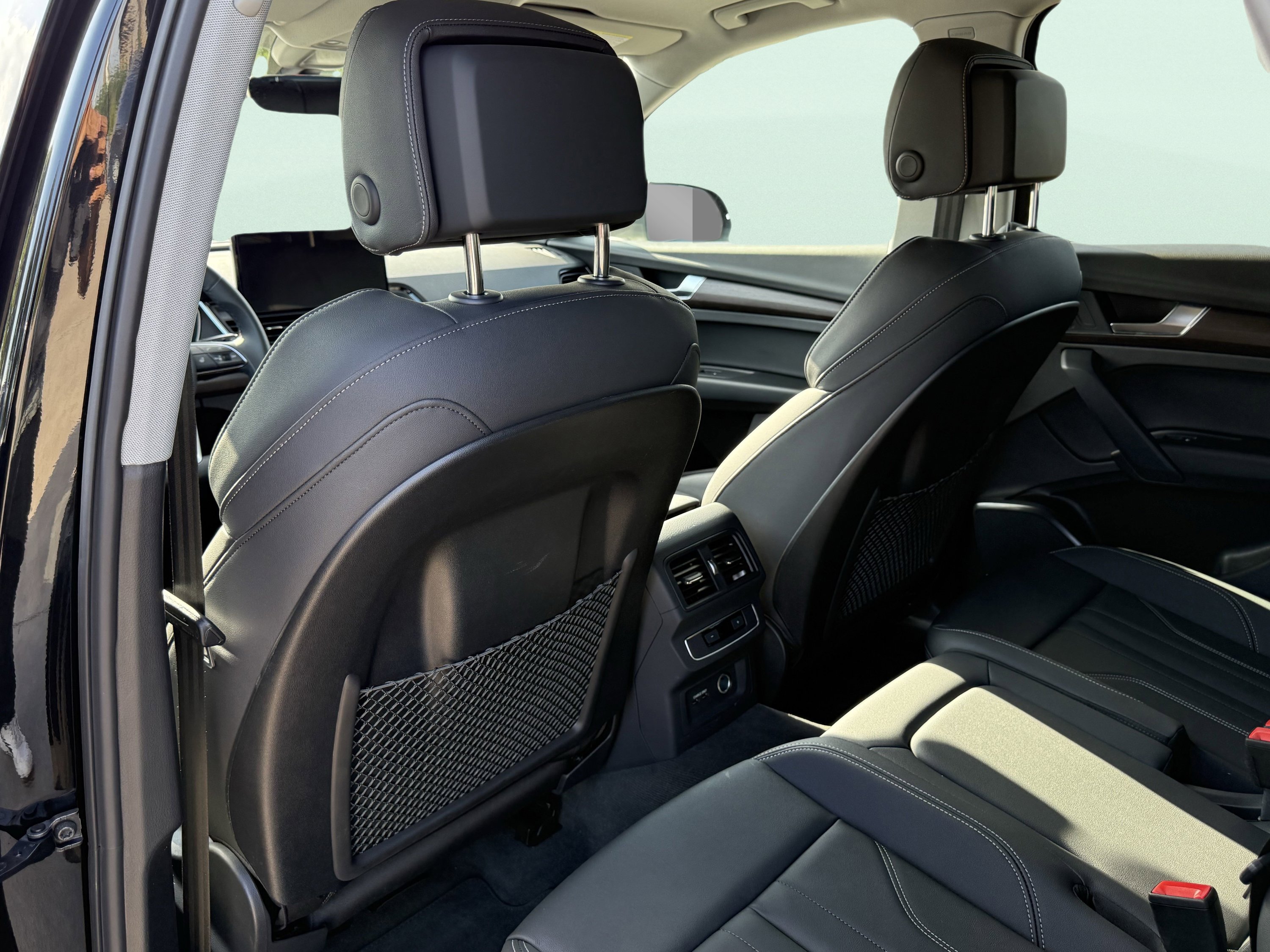 Used 2024 Audi Q5 e Premium w/ Convenience Package image 35