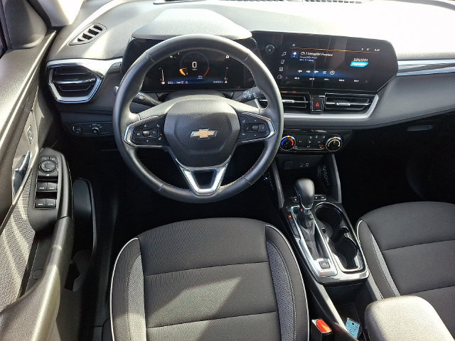 Certified 2024 Chevrolet TrailBlazer LT w/ LT Cold Weather Package AWD/4WD image 2