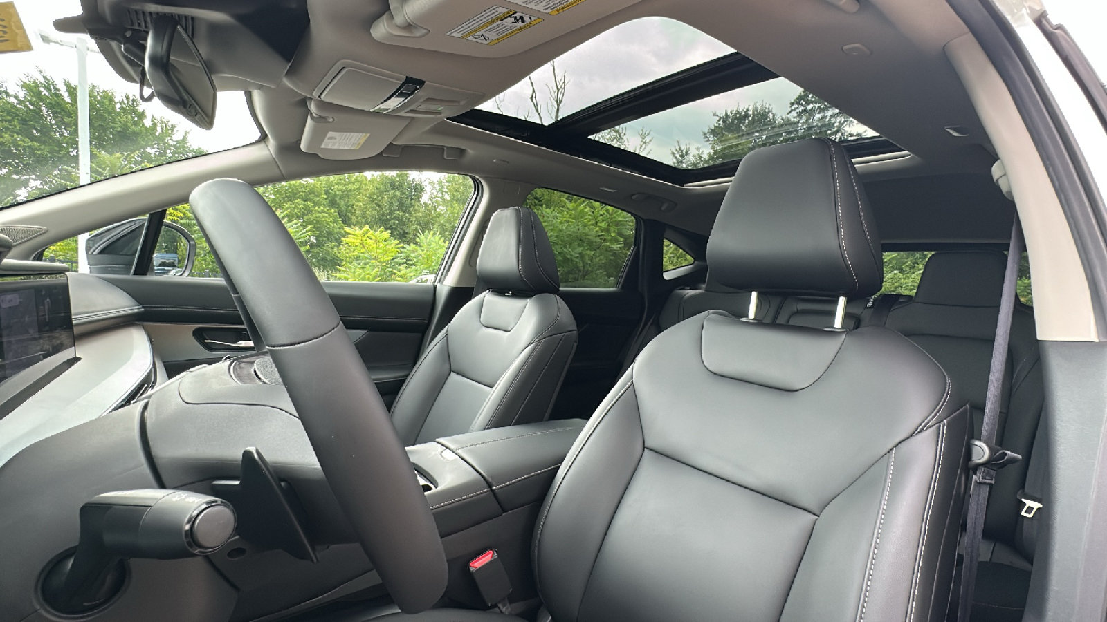 Certified 2025 Nissan Murano SL w/ Cargo Package AWD/4WD image 13