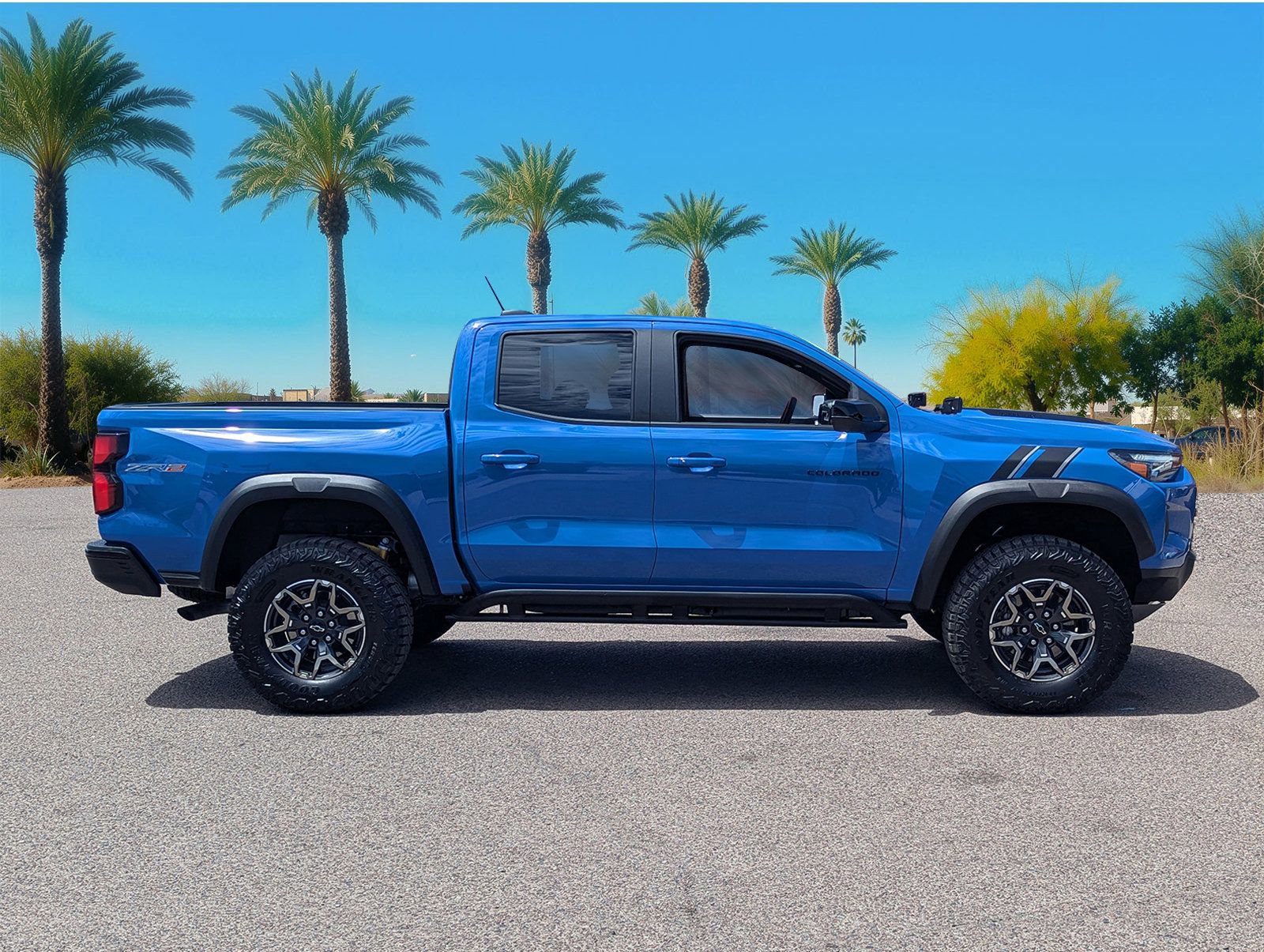 Used 2026 Chevrolet Colorado ZR2 w/ Technology Package AWD/4WD image 6
